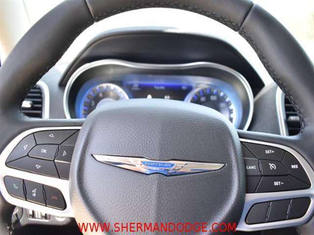 Chrysler 300 2017 photo 15